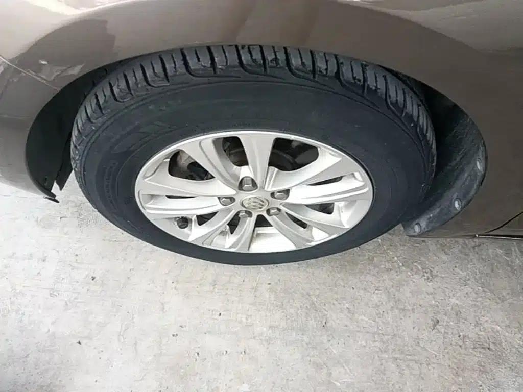Buick Excelle 2017 15N Automatic Entry-Level Model — миниатюра 23