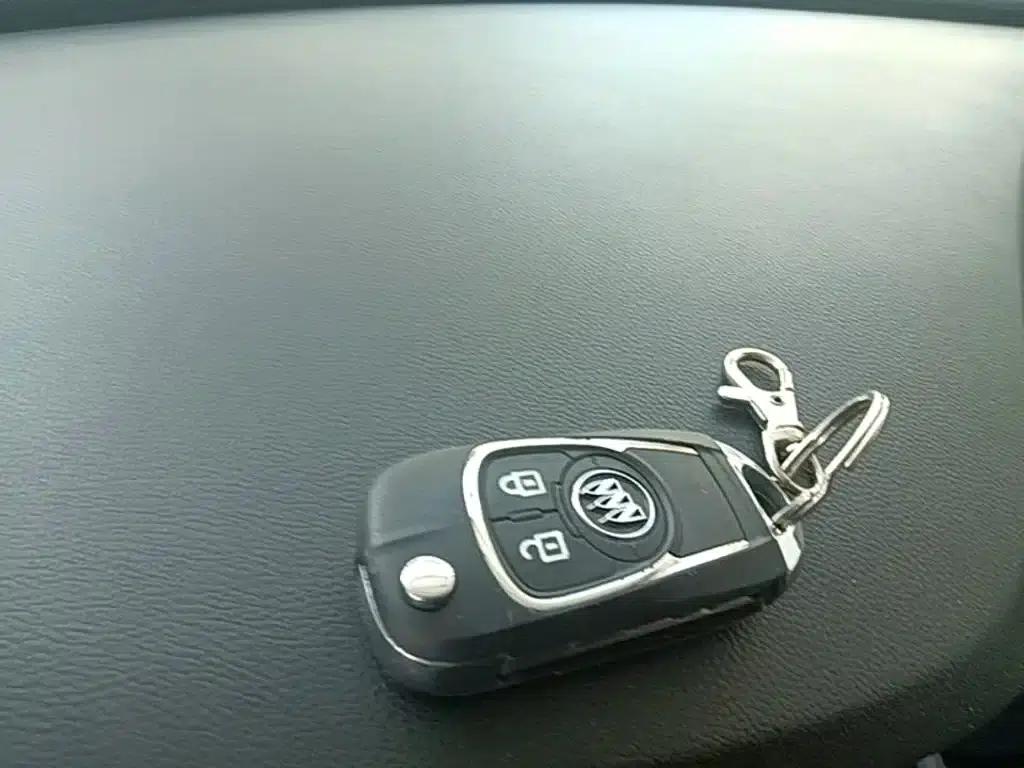 Buick Excelle 2017 15N Automatic Entry-Level Model — миниатюра 9