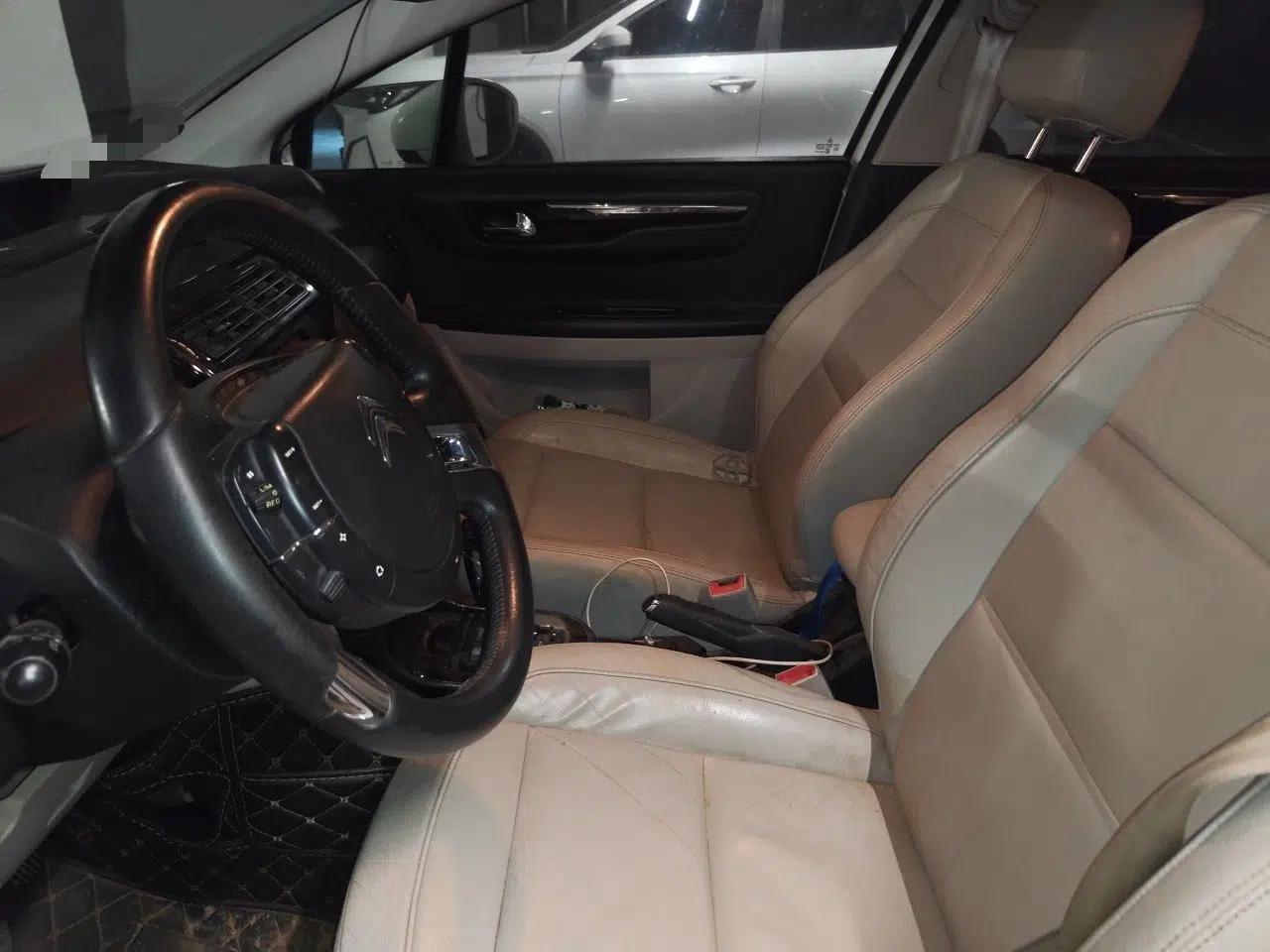 Citroen C-Quatre 2012 Sedan 1.6L Automatic Enjoyment Model — миниатюра 15