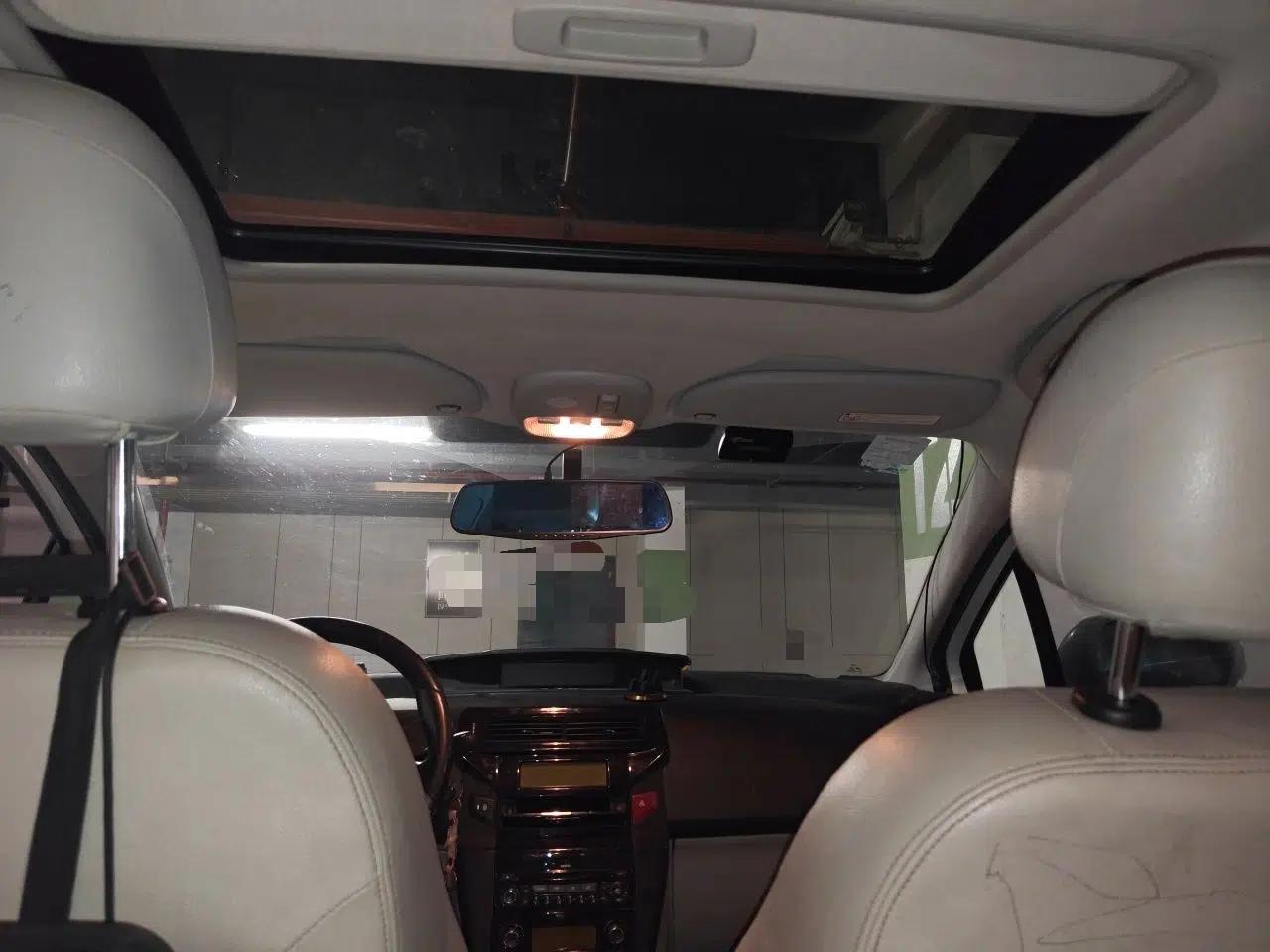 Citroen C-Quatre 2012 Sedan 1.6L Automatic Enjoyment Model — миниатюра 18