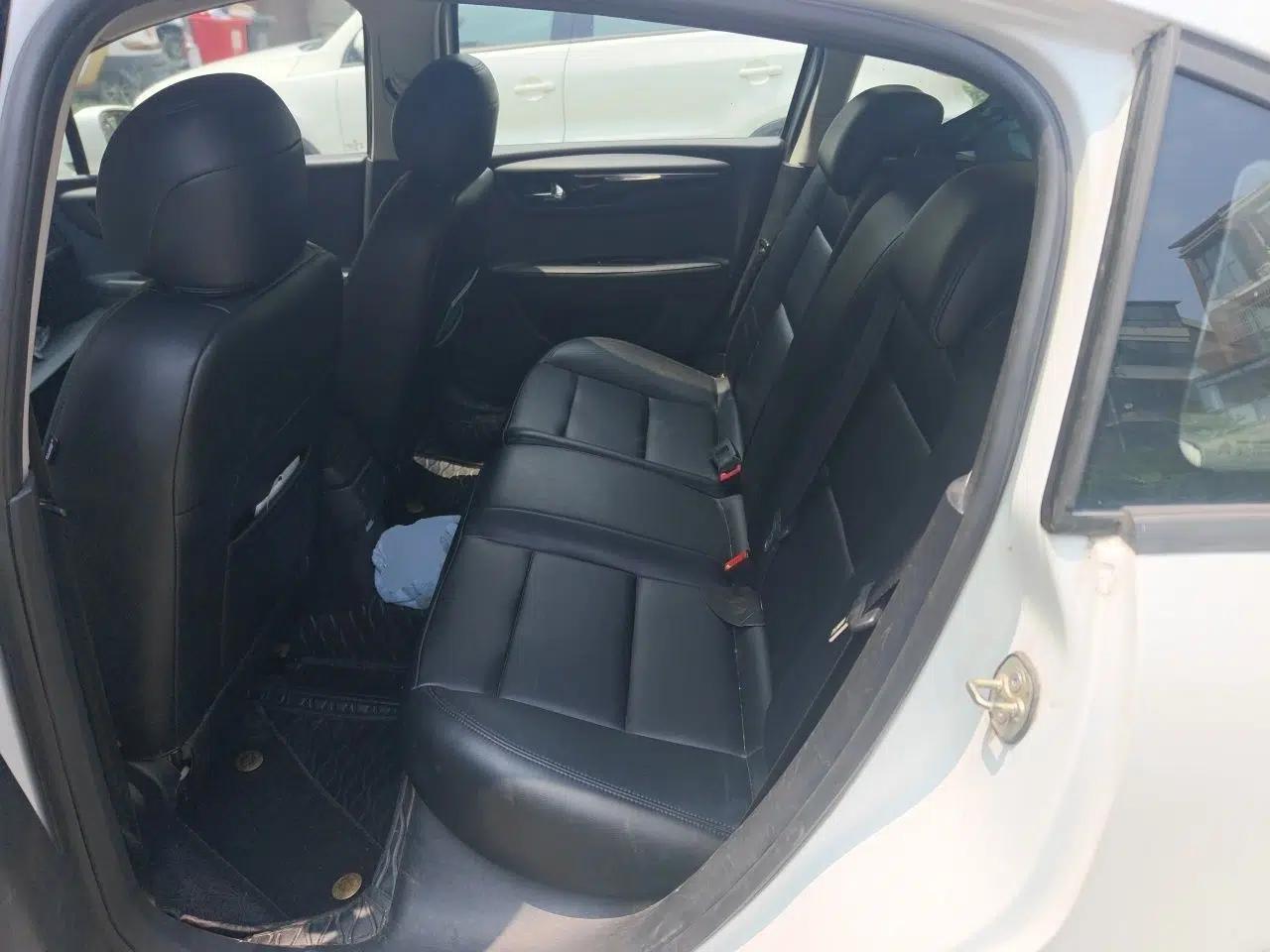 Citroen C-Quatre 2014 VTS Version 1.6L Manual - Premium Model — миниатюра 17