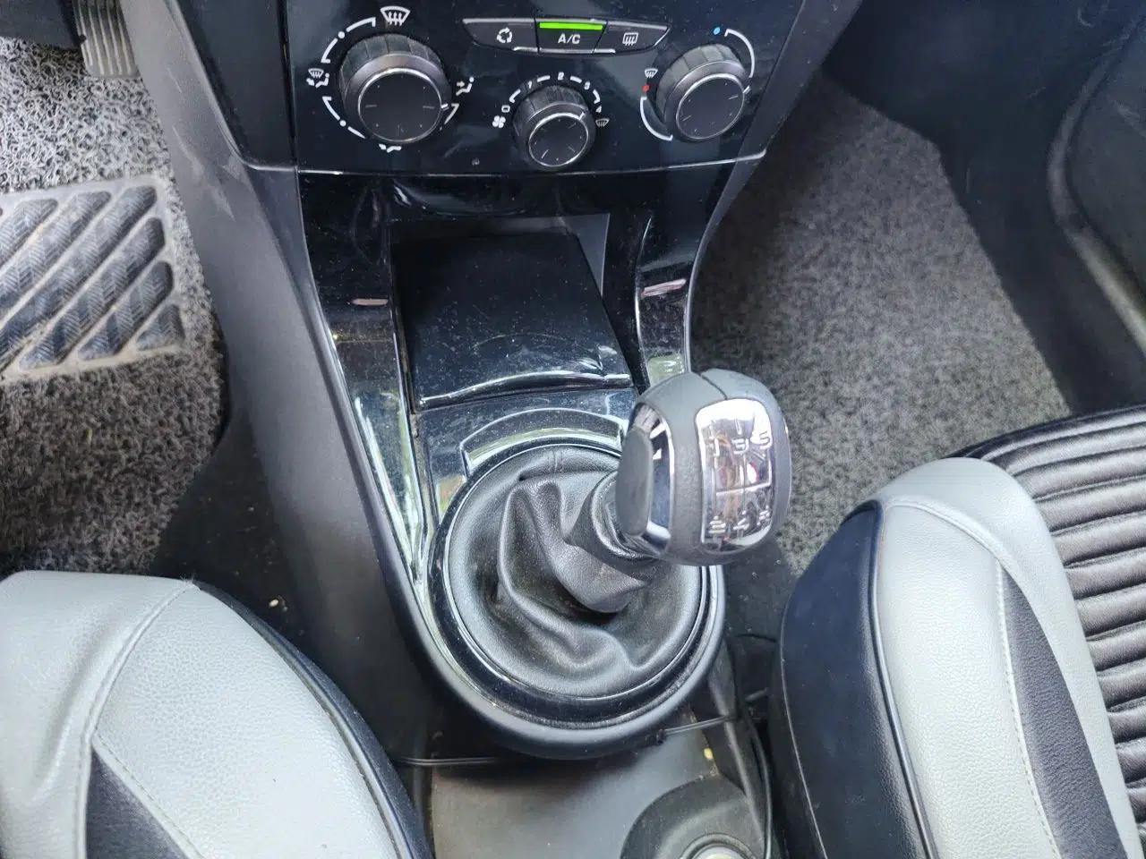 Citroen C-Quatre 2016 Classic Sedan 1.6L Manual CNG — миниатюра 14