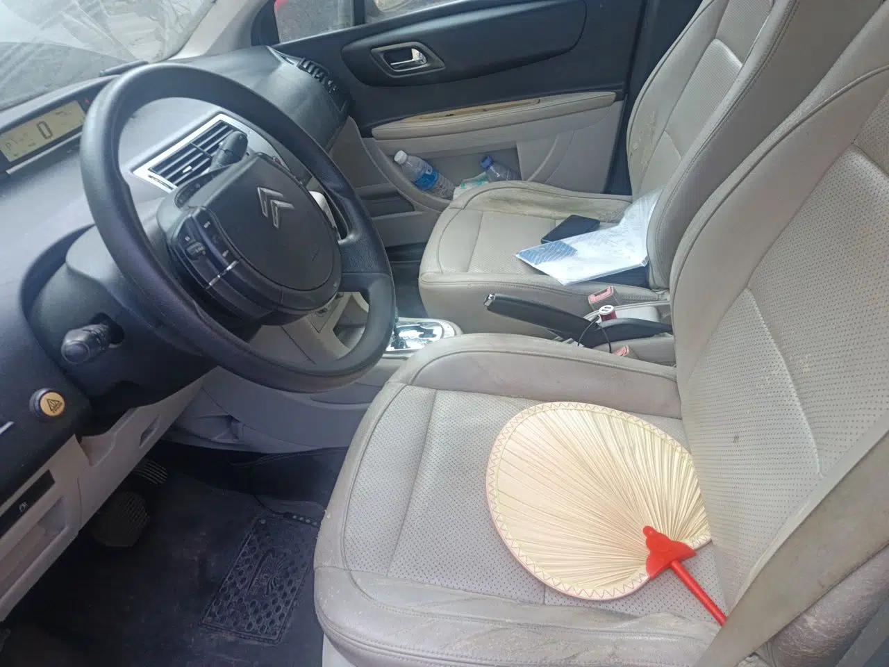 Citroen C-Quatre 2010 Sedan 1.6L Automatic Shangle Edition — миниатюра 15