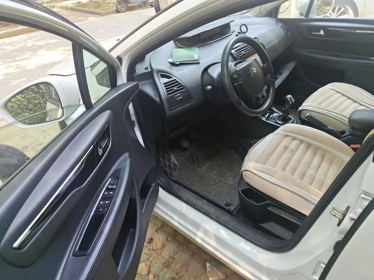 Citroen C-Quatre 2013 Sedan 1.6L Manual - Prestige Model — миниатюра 13