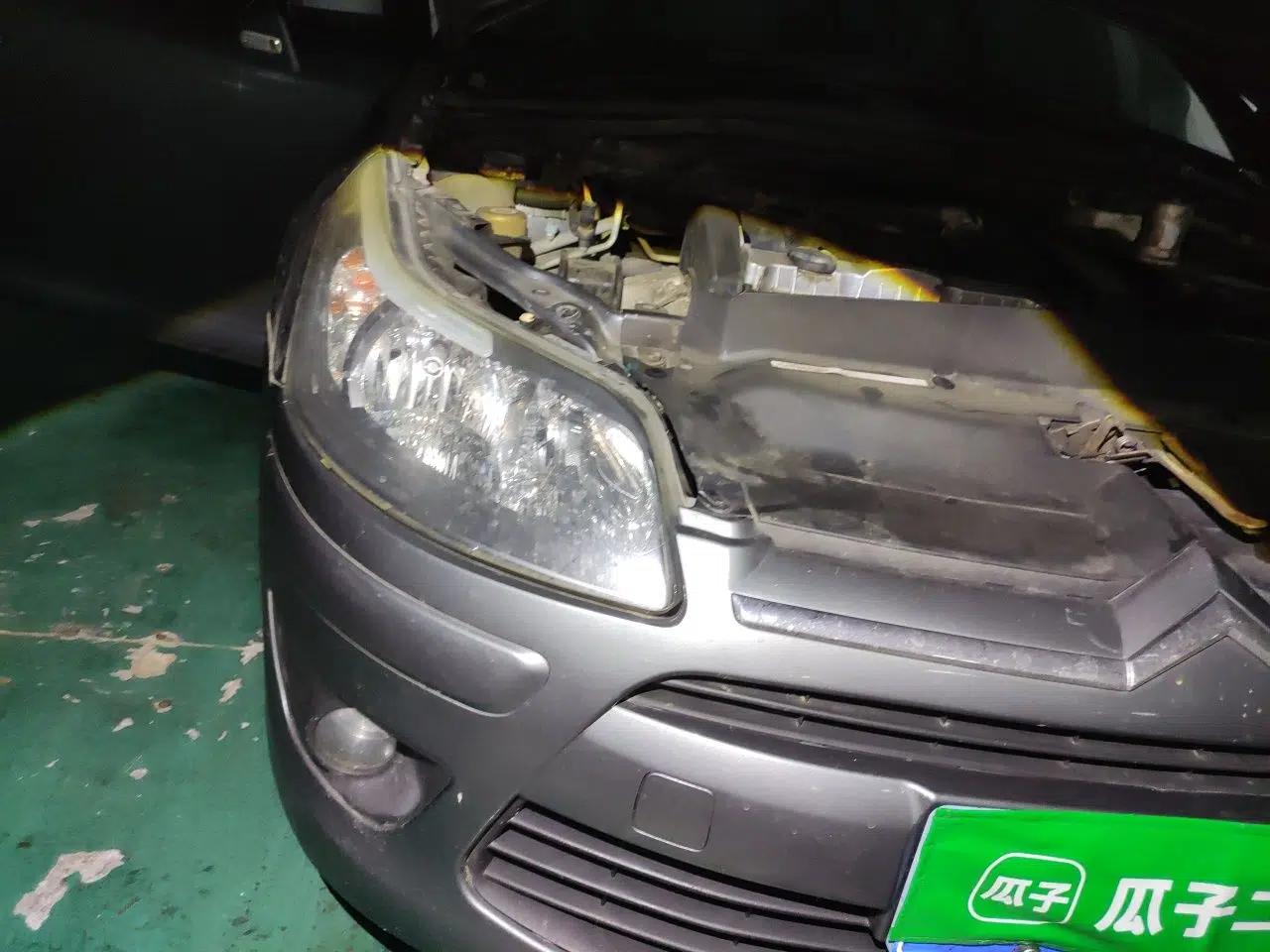 Citroen C-Quatre 2010 Sedan 1.6L Manual Shangle Version — миниатюра 7