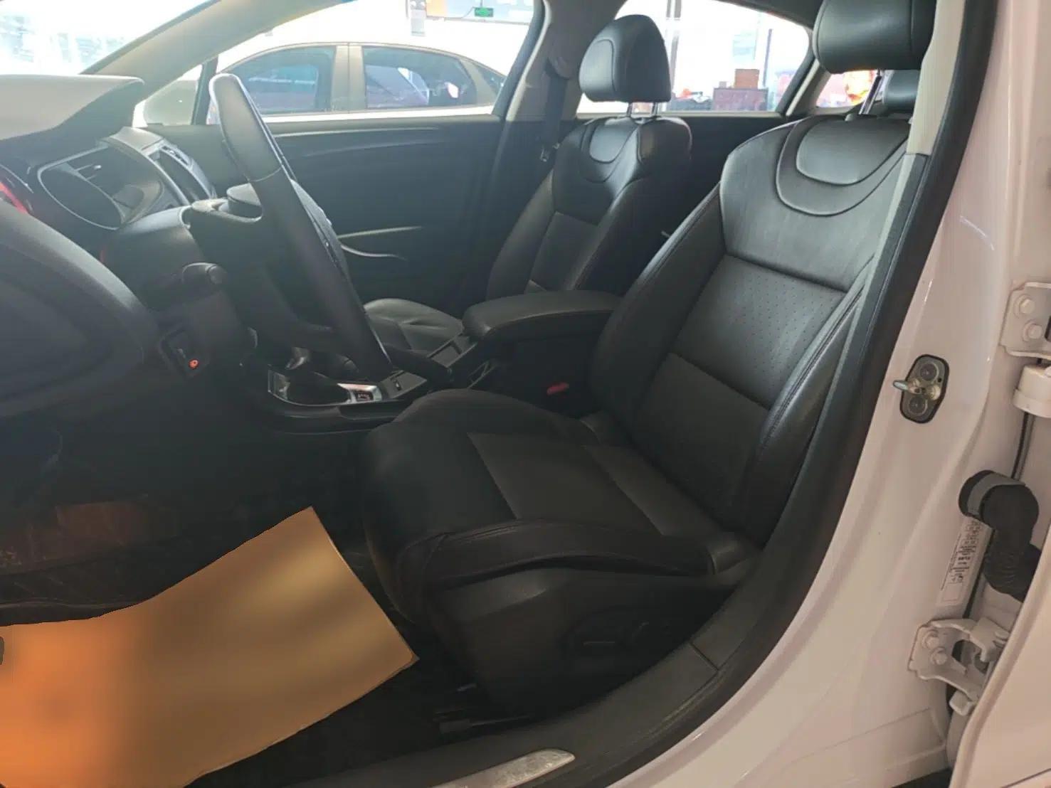 Citroen C5 2016 1.6T Automatic Luxury Model — миниатюра 17