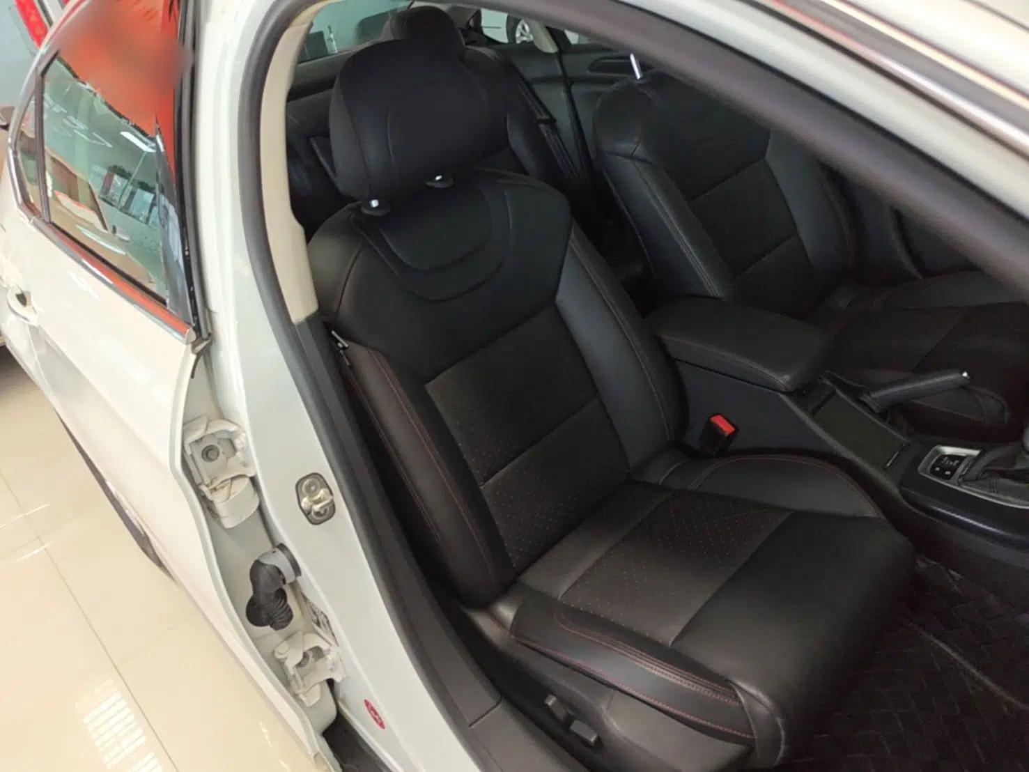 Citroen C5 2016 1.6T Automatic Luxury Model — миниатюра 19