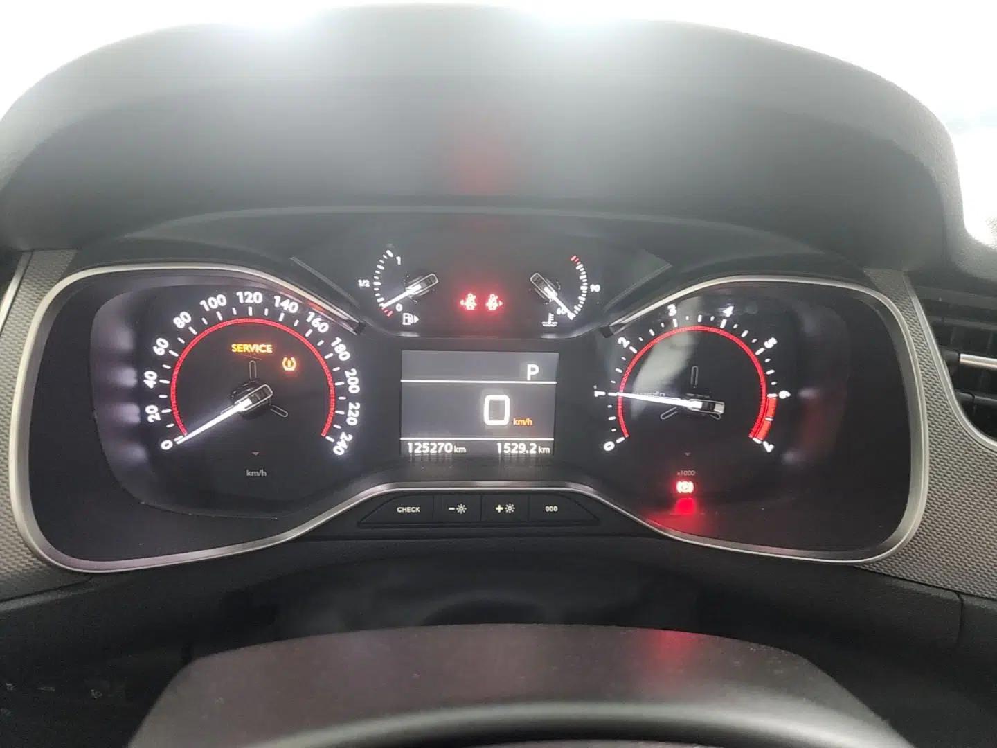 Citroen C5 2017 350THP Automatic Luxury Model — миниатюра 14