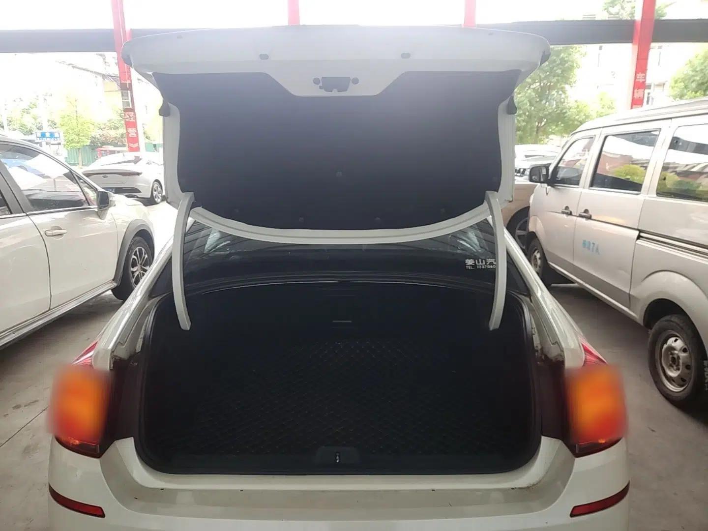 Citroen C5 2017 350THP Automatic Luxury Model — миниатюра 22