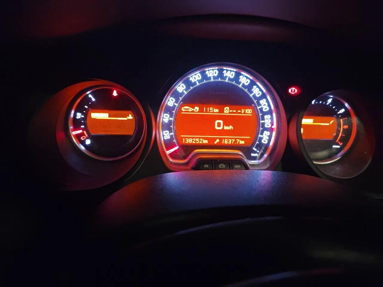 Citroen C5 2012 2.0L Automatic Luxury Edition — миниатюра 12