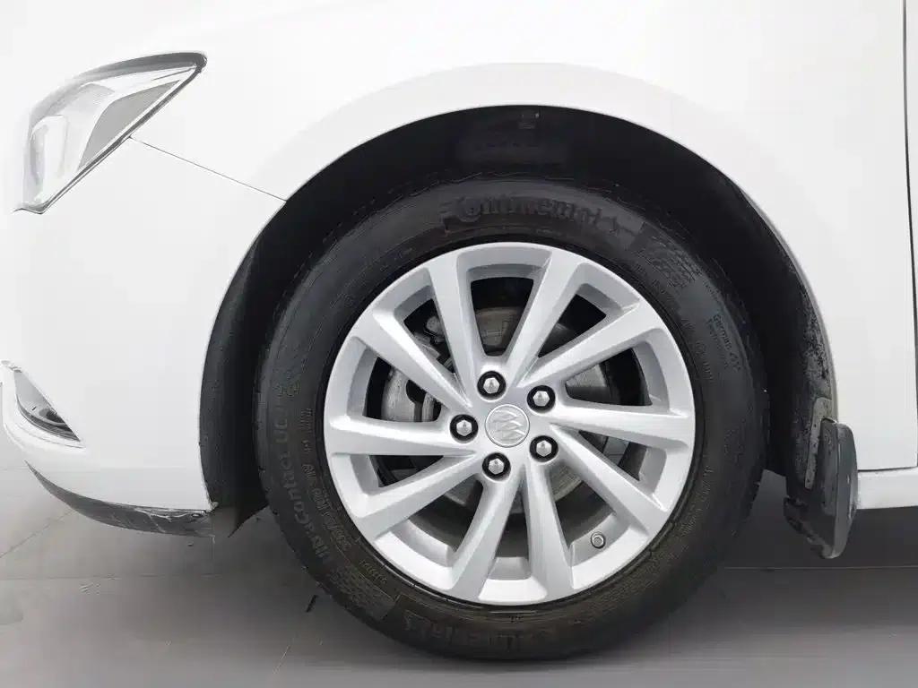 Buick Verano 2017 Sedan 15S Automatic Entry-Level — миниатюра 17