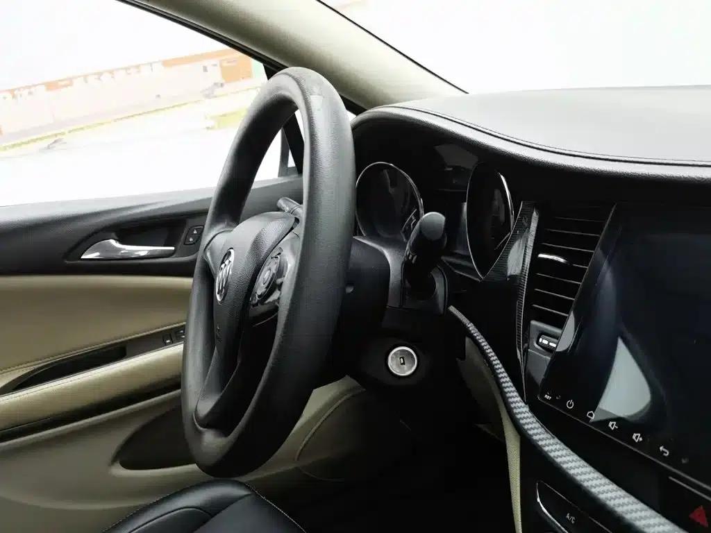 Buick Verano 2017 Sedan 15S Automatic Entry-Level — миниатюра 22