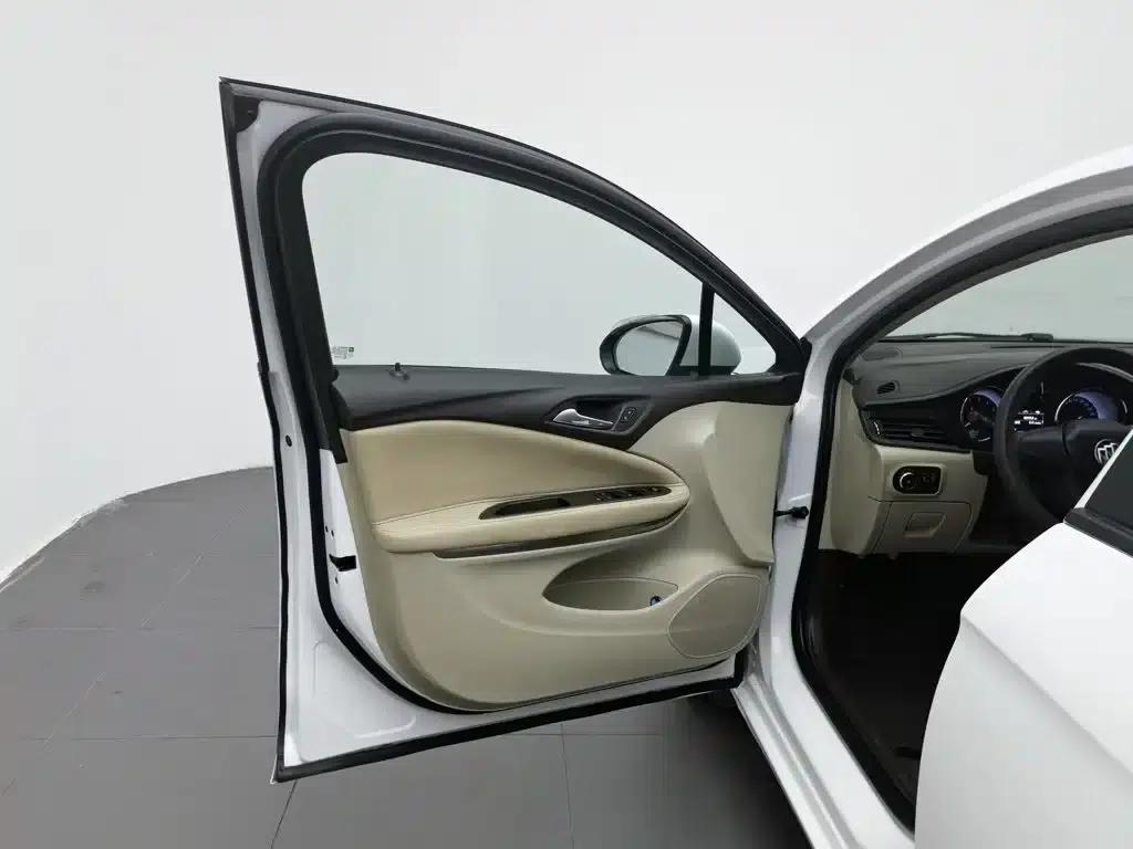 Buick Verano 2017 Sedan 15S Automatic Entry-Level — миниатюра 8