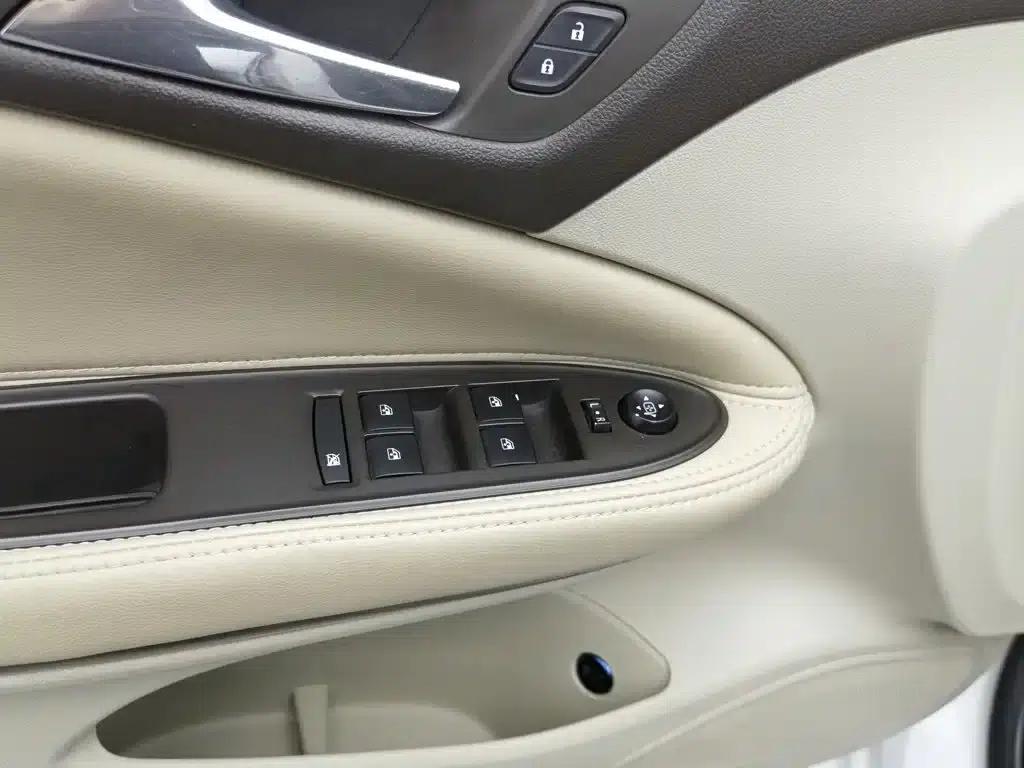 Buick Verano 2017 Sedan 15S Automatic Entry-Level — миниатюра 9