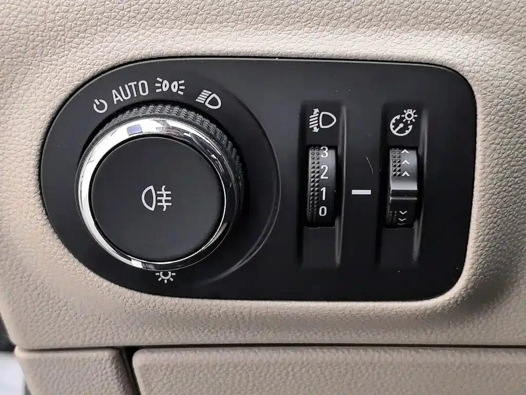 Buick Verano 2019 Sedan 15S Automatic Leading Edition — миниатюра 21