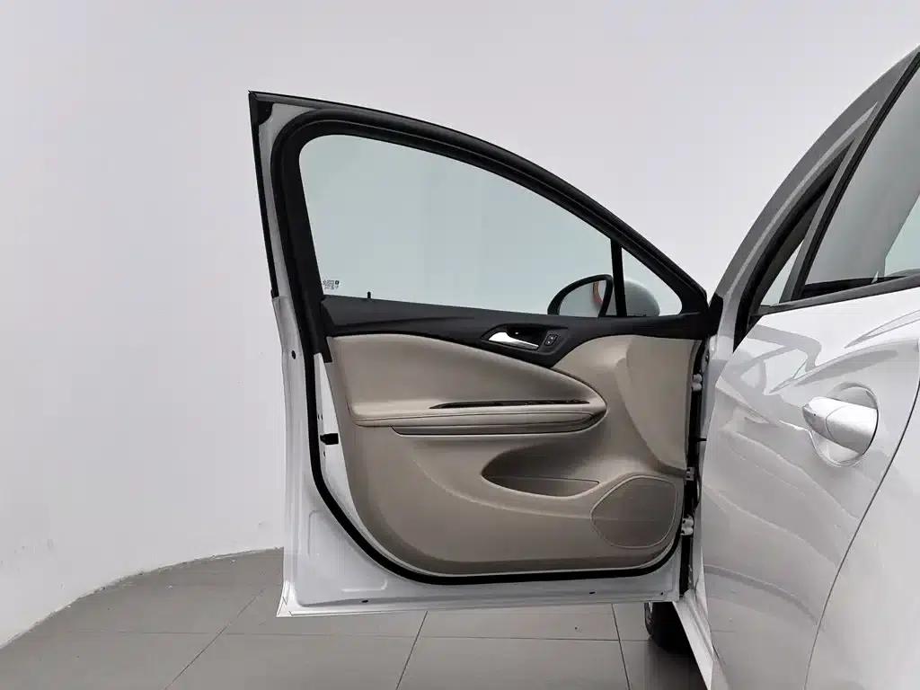 Buick Verano 2019 Sedan 15S Automatic Leading Edition — миниатюра 8