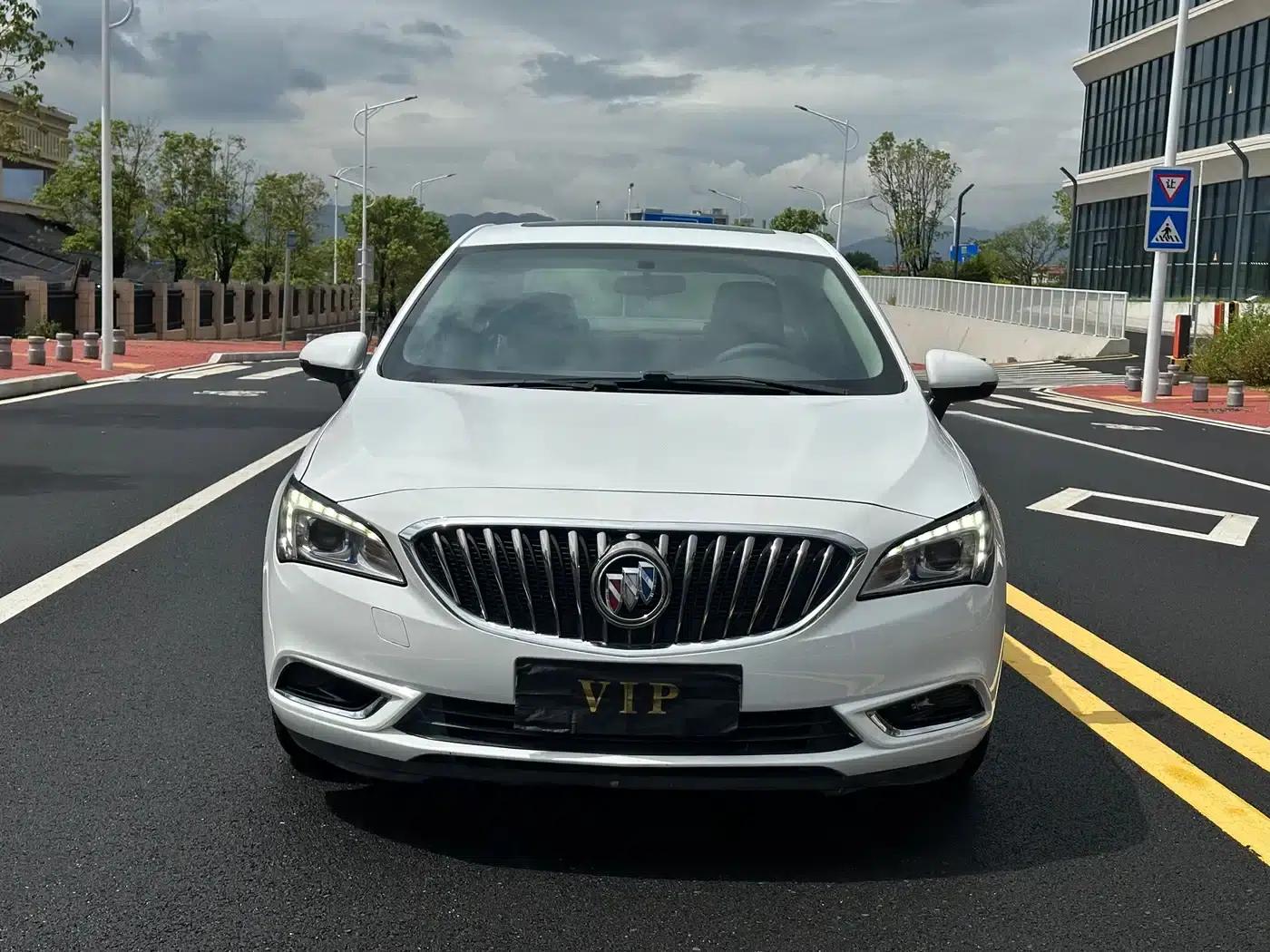 Buick Verano 2017 Sedan 15S Automatic Leading Edition — миниатюра 2