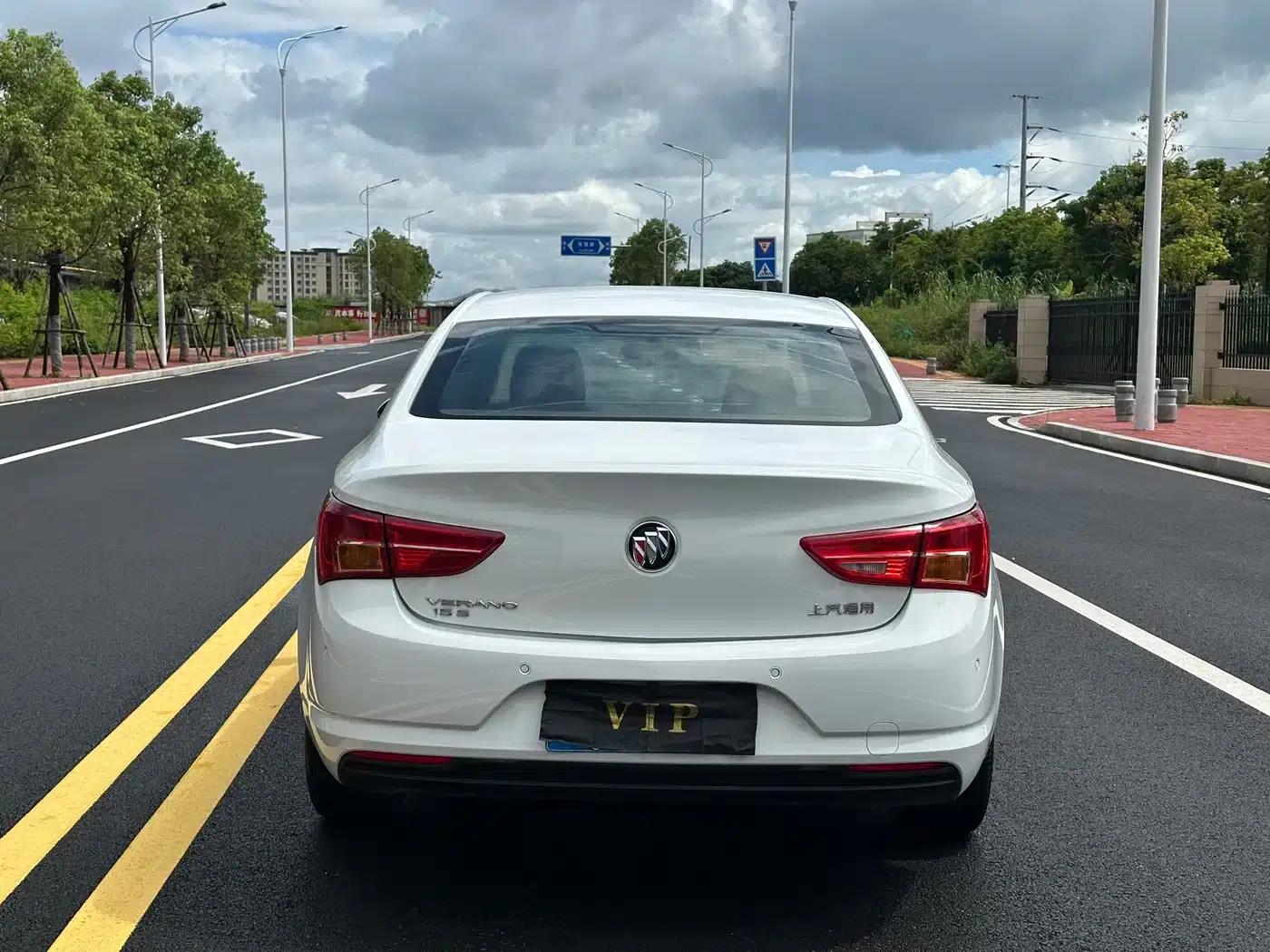 Buick Verano 2017 Sedan 15S Automatic Leading Edition — миниатюра 8