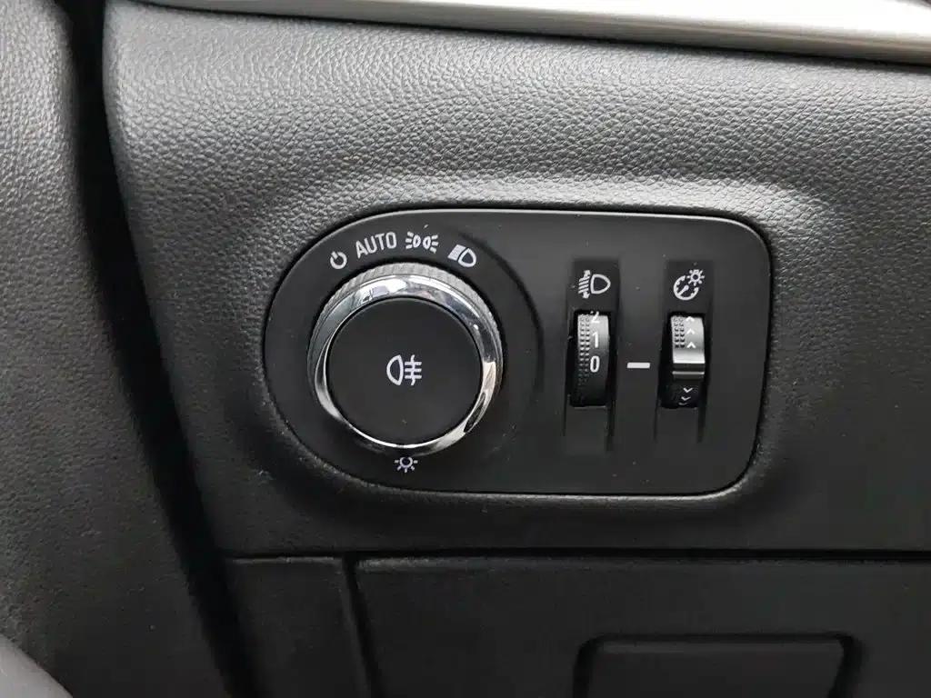 Buick Verano 2015 Sedan 20T Dual-Clutch Elite — миниатюра 21
