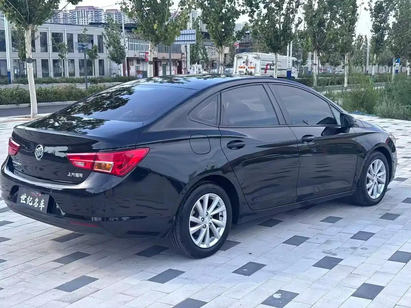 Buick Verano 2018 Sedan 15S Automatic Entry-Level — миниатюра 6