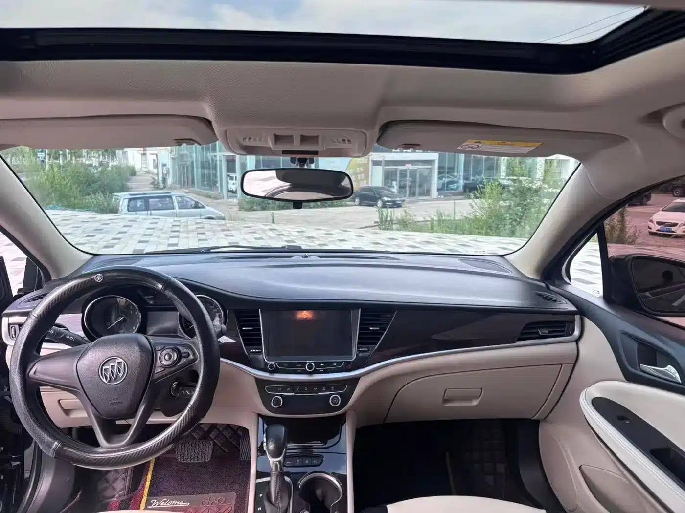 Buick Verano 2018 Sedan 15S Automatic Entry-Level — миниатюра 9