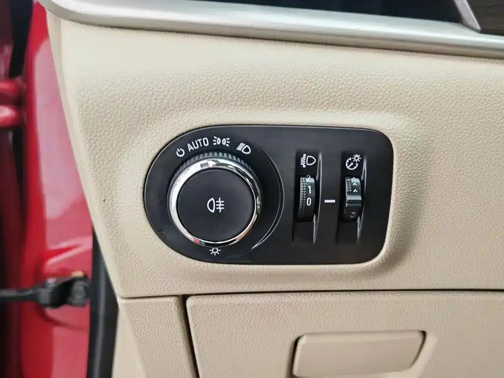 Buick Verano 2019 Sedan 15S Automatic Leading Edition — миниатюра 21