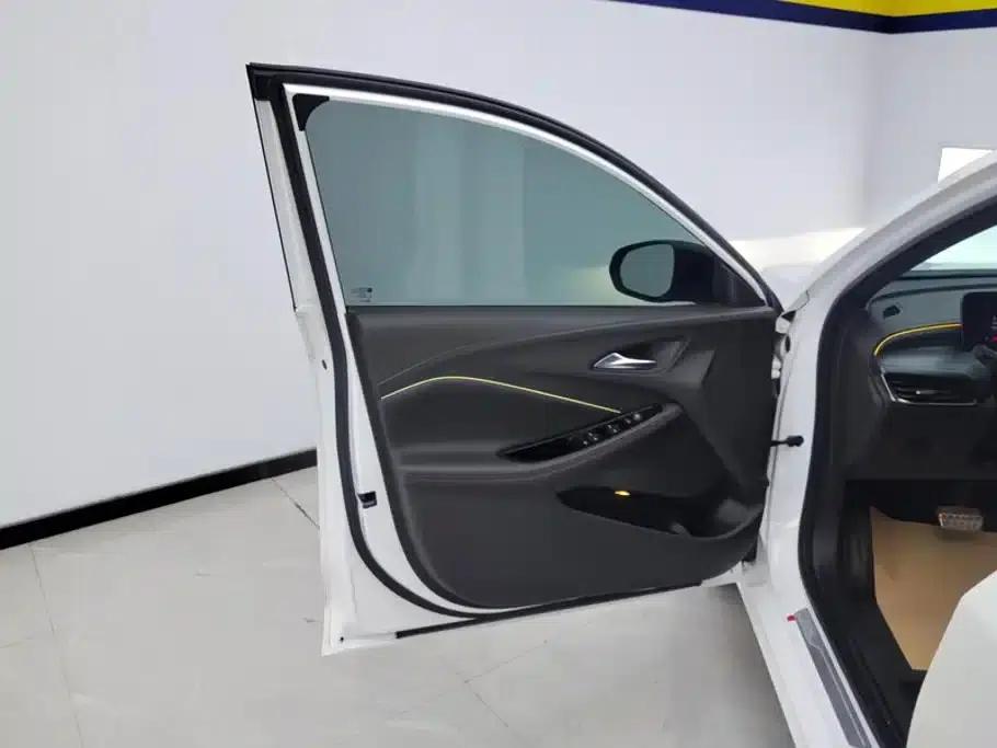 2023 Buick Verano Pro GS Hunter Edition — миниатюра 7