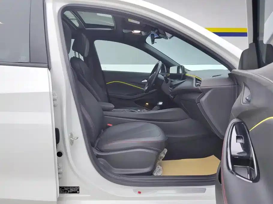 2023 Buick Verano Pro GS Hunter Edition — миниатюра 8