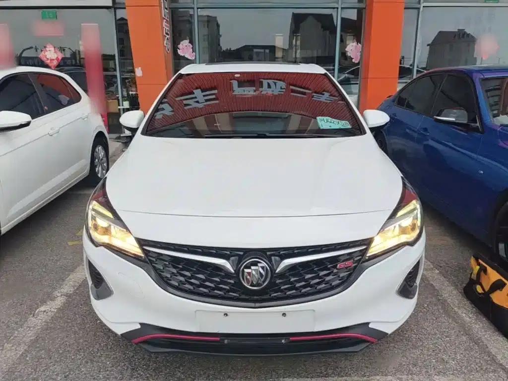 Buick Verano 2019 Hatchback GS 20T Dual-Clutch Leading Edition — миниатюра 3