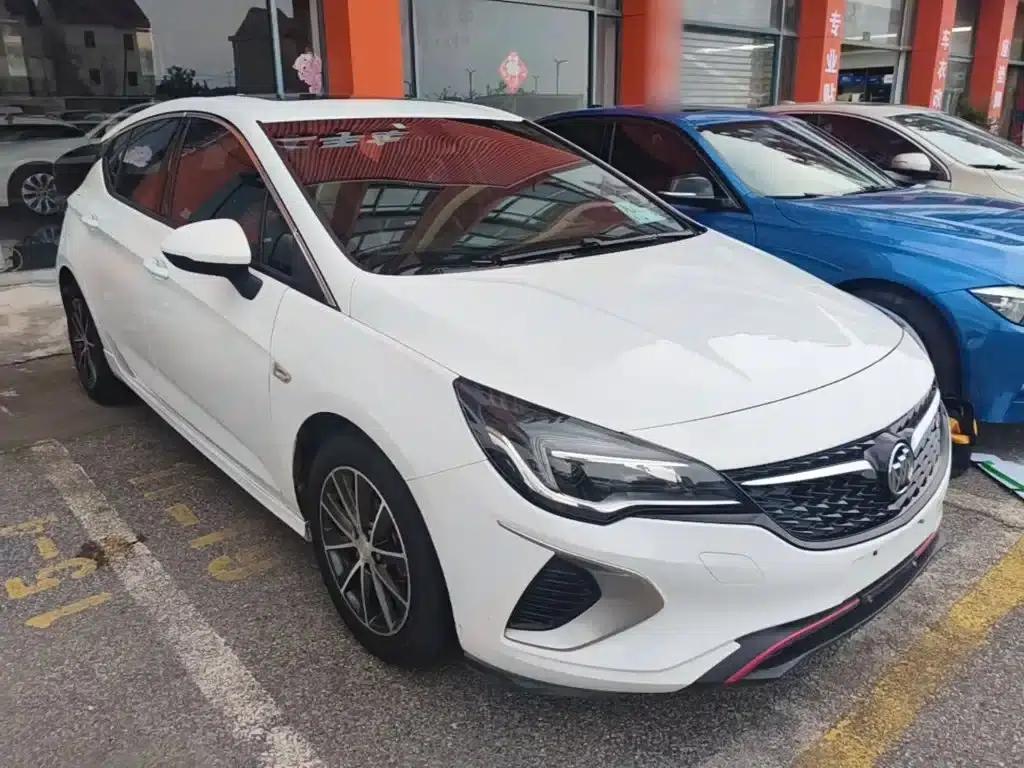 Buick Verano 2019 Hatchback GS 20T Dual-Clutch Leading Edition — миниатюра 4