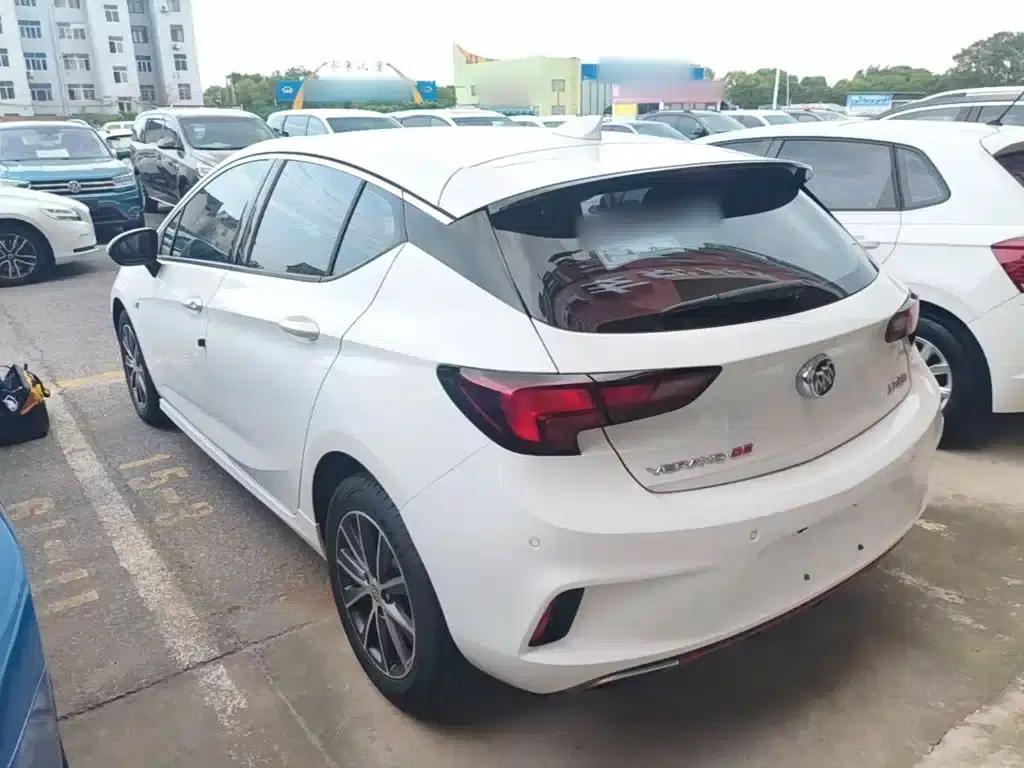 Buick Verano 2019 Hatchback GS 20T Dual-Clutch Leading Edition — миниатюра 5