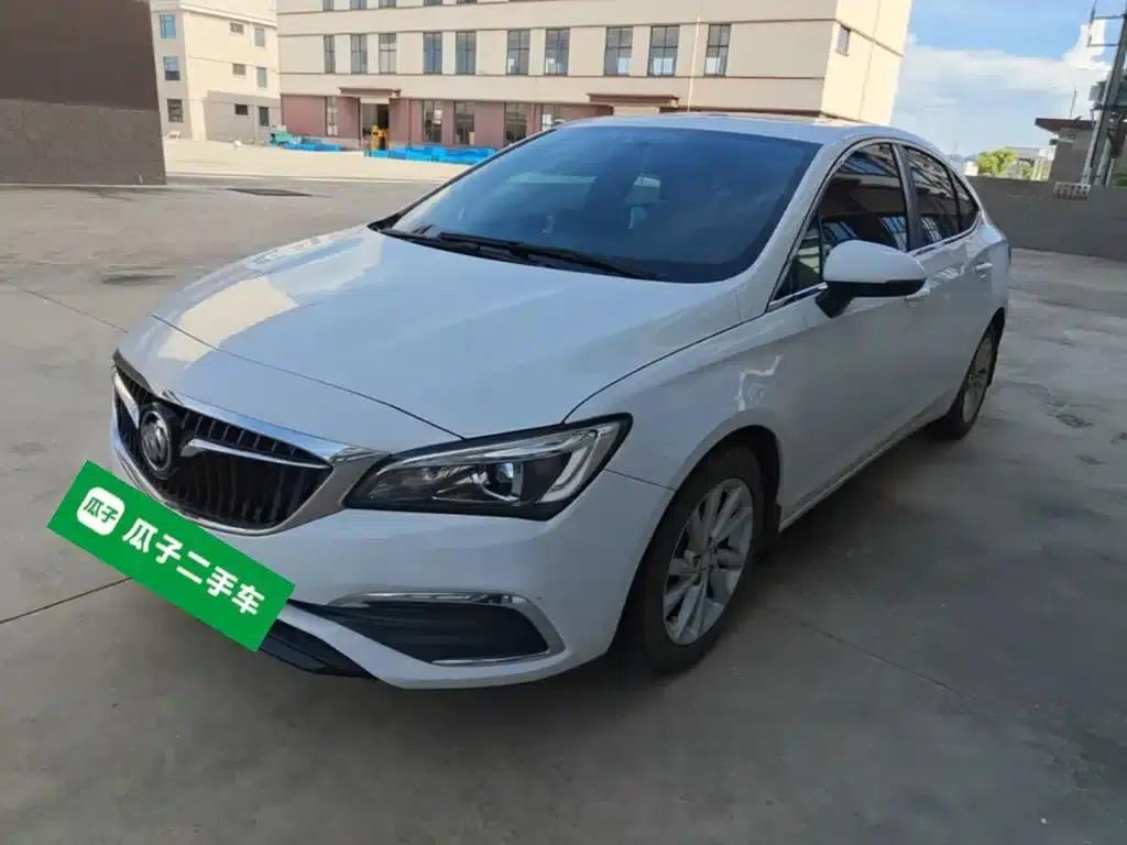 Buick Verano 2019 Sedan 15S Automatic Entry-Level — миниатюра 2