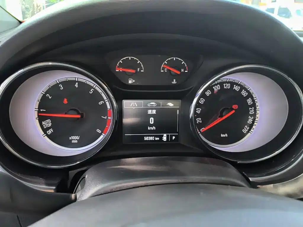 Buick Verano 2016 Hatchback 15S Automatic Leading Edition — миниатюра 12