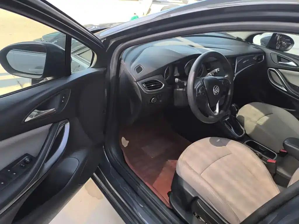 Buick Verano 2016 Hatchback 15S Automatic Leading Edition — миниатюра 16