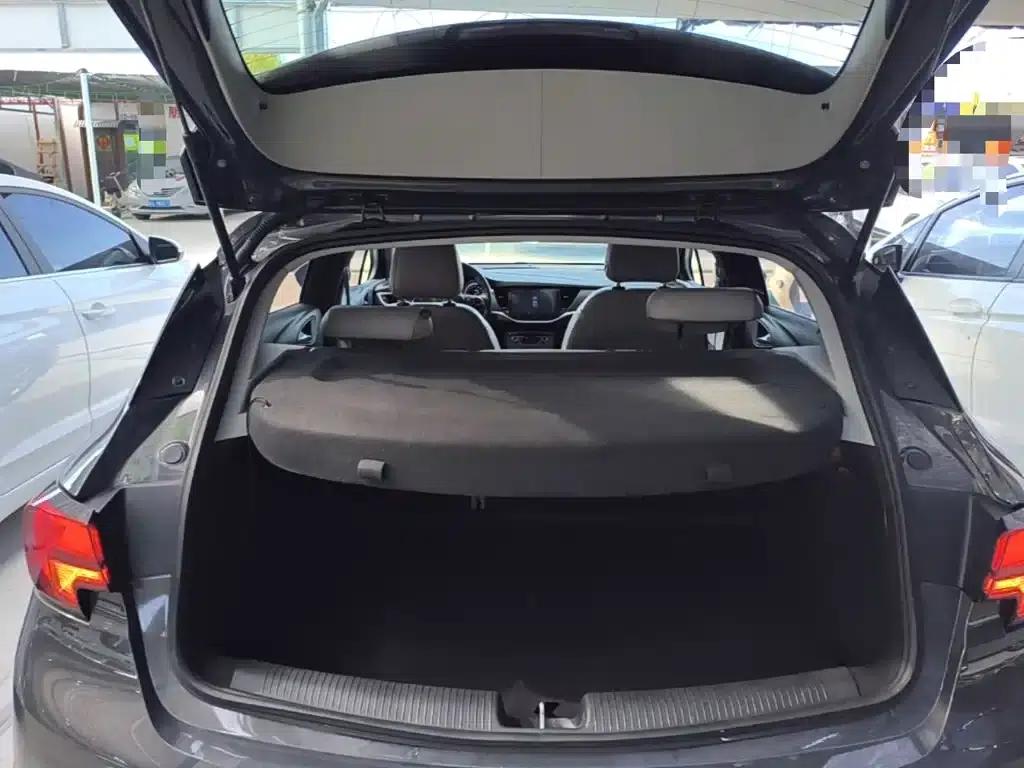 Buick Verano 2016 Hatchback 15S Automatic Leading Edition — миниатюра 19