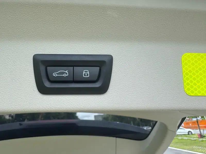BMW X3 2023 xDrive30i Luxury M Sport Package — миниатюра 15