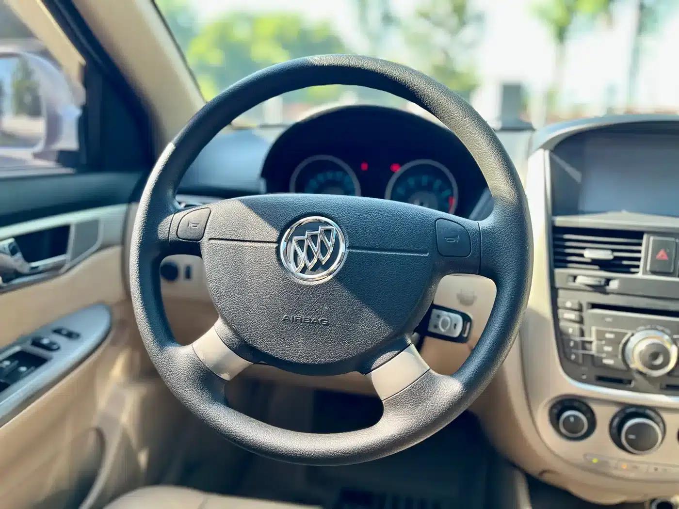 Buick Excelle 2013 1.5L Manual Classic — миниатюра 16