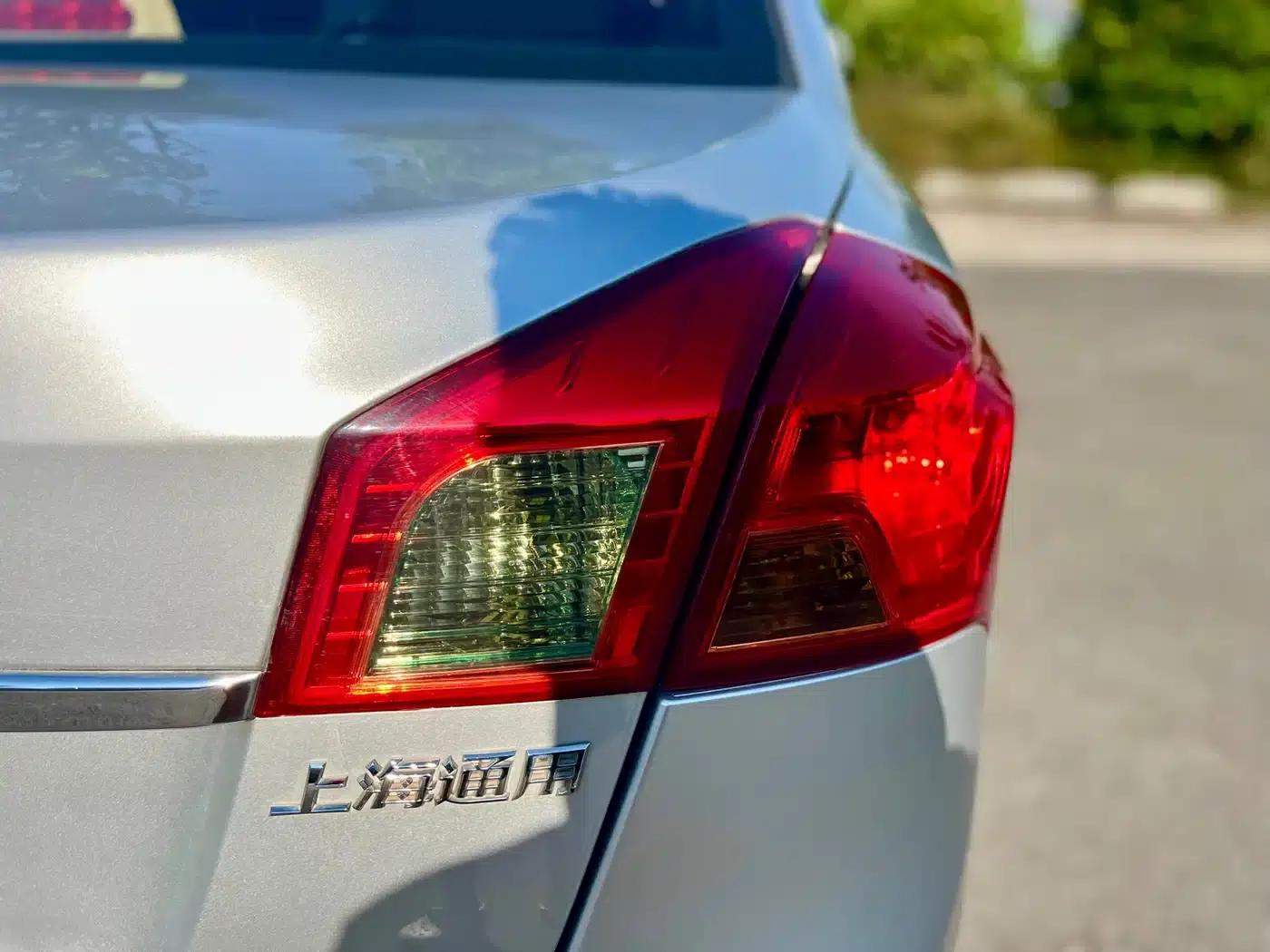 Buick Excelle 2013 1.5L Manual Classic — миниатюра 27
