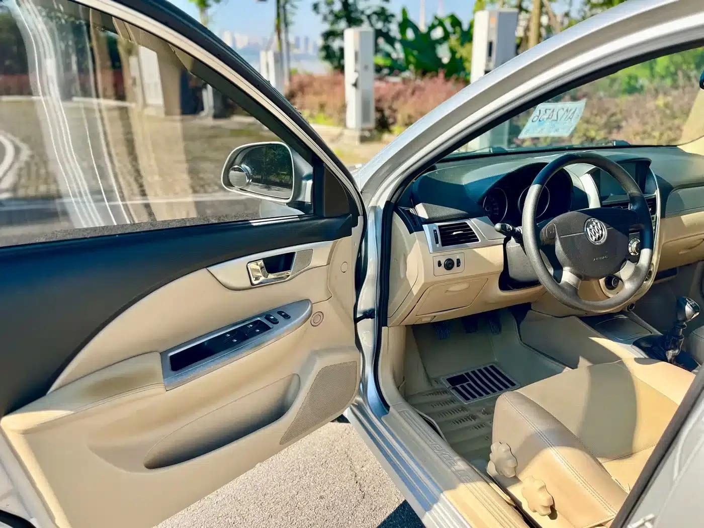 Buick Excelle 2013 1.5L Manual Classic — миниатюра 6