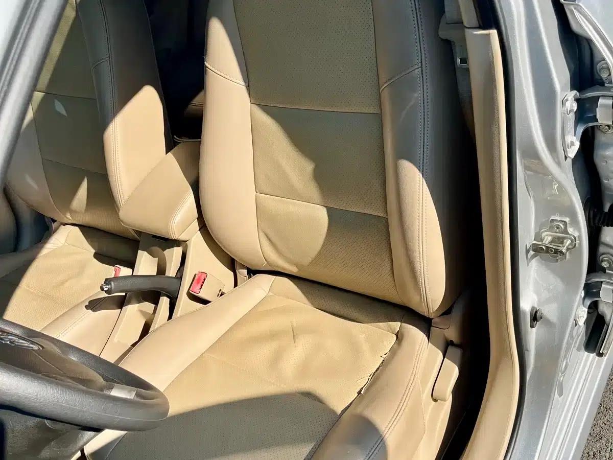 Buick Excelle 2013 1.5L Manual Classic — миниатюра 9