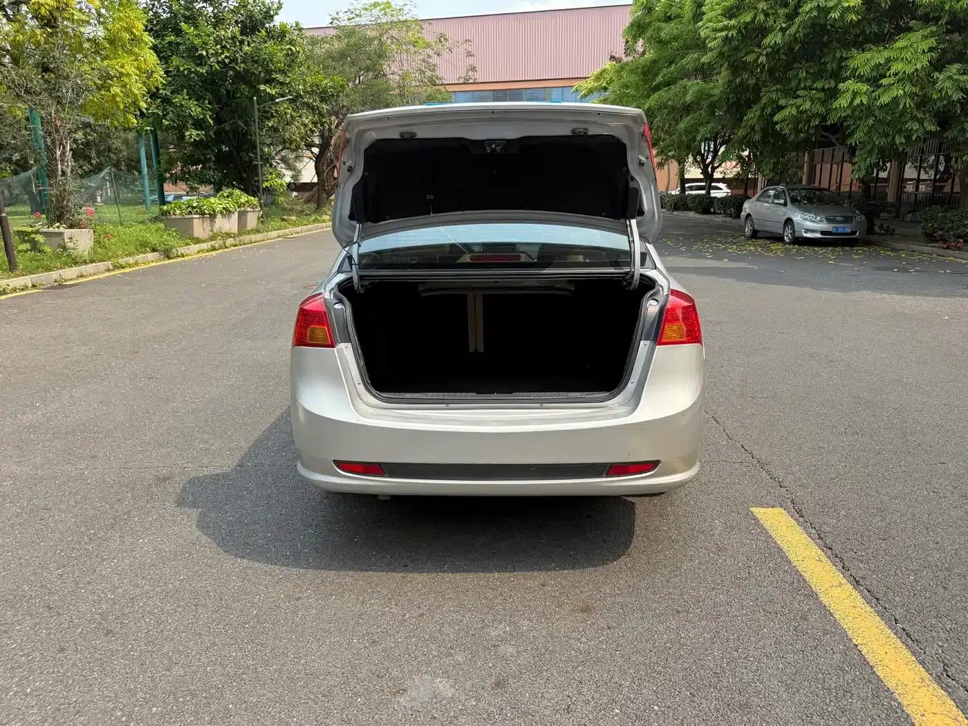 Buick Excelle 2011 1.6LX-AT — миниатюра 17