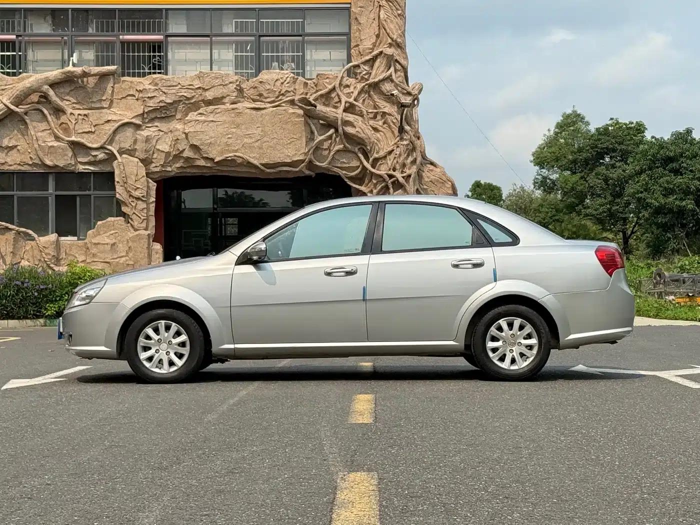 Buick Excelle 2011 1.6LX-AT — миниатюра 4