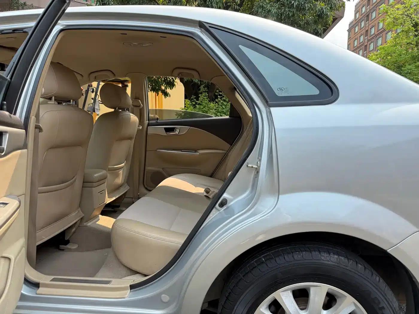 Buick Excelle 2011 1.6LX-AT — миниатюра 7
