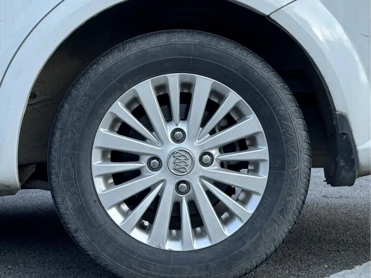 Buick Excelle 2015 1.5L Automatic Classic — миниатюра 7