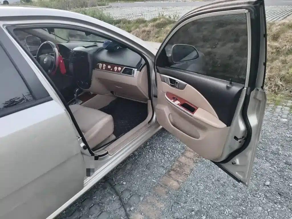 Buick Excelle 2013 1.5L Automatic Premium Edition — миниатюра 20