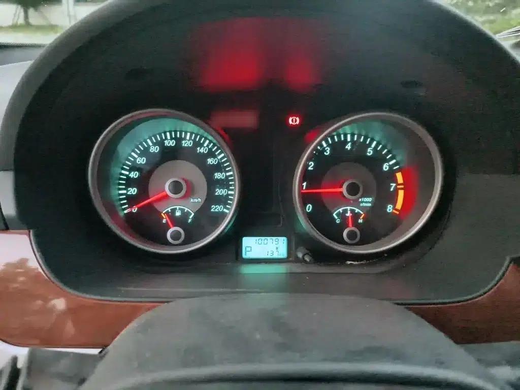 Buick Excelle 2013 1.5L Automatic Premium Edition — миниатюра 4