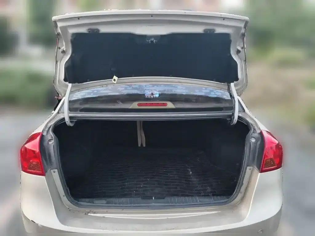 Buick Excelle 2013 1.5L Automatic Premium Edition — миниатюра 10