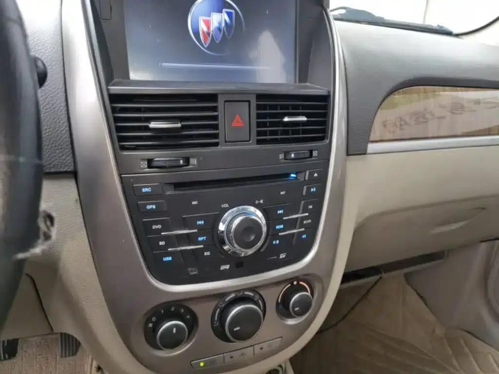Buick Excelle 2015 1.5L Manual Premium Edition — миниатюра 13