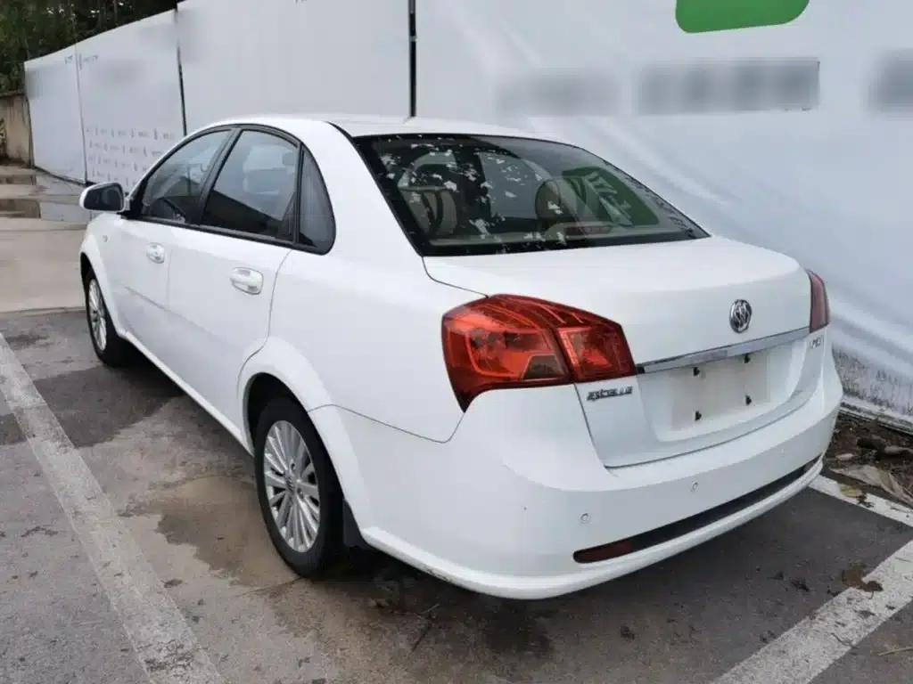 Buick Excelle 2015 1.5L Manual Premium Edition — миниатюра 5