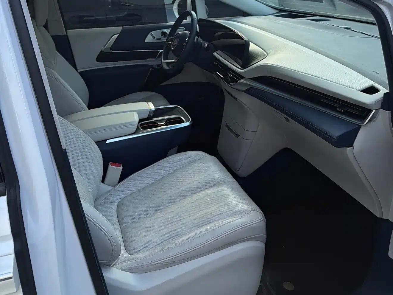 Century 2023 2.0T 7-Seat Luxury Edition — миниатюра 8